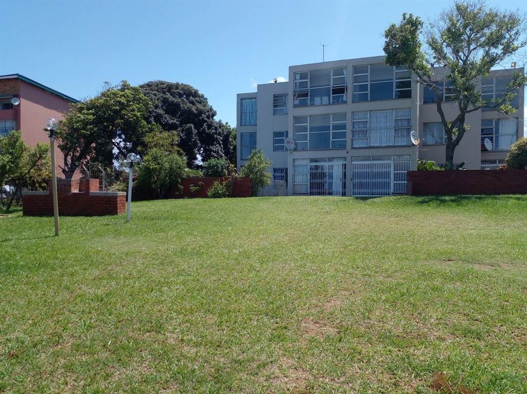 1600  m² Commercial space in Amanzimtoti photo number 12