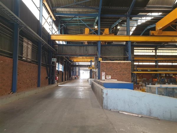 4 000  m² Industrial space