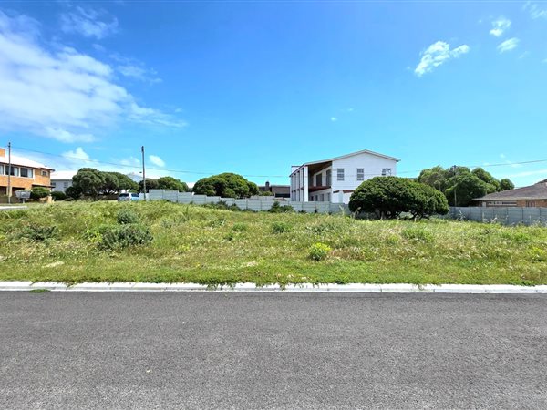 754 m² Land