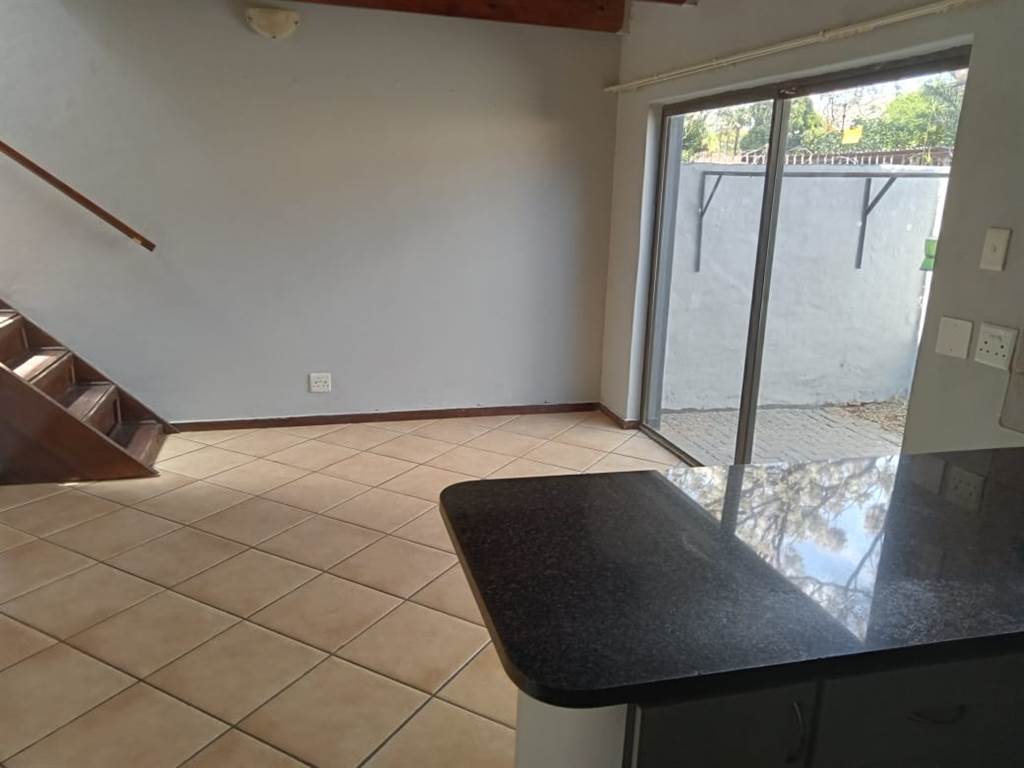 1 Bed Townhouse in Pretoria North photo number 5