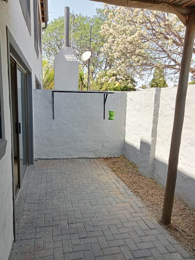 1 Bed Townhouse in Pretoria North photo number 21