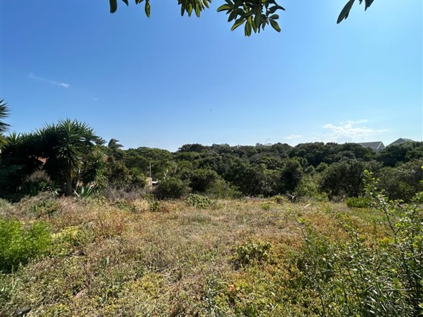 985 m² Land