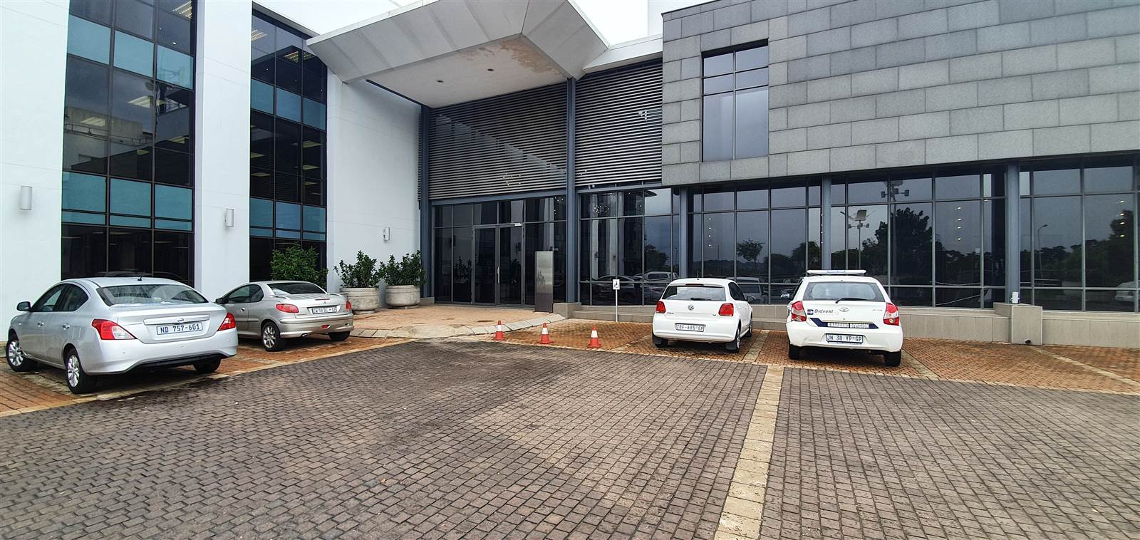 420  m² Commercial space in Rivonia photo number 8