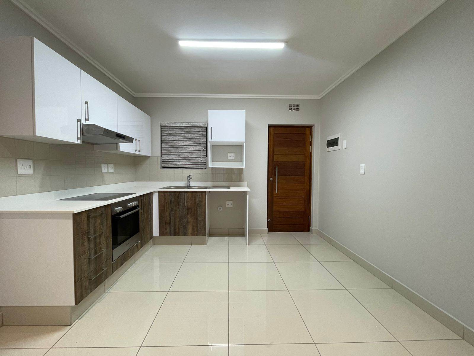 2 Bed Apartment in Umhlanga Ridge photo number 4