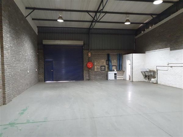 375  m² Industrial space