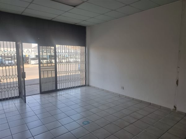 70  m² Commercial space