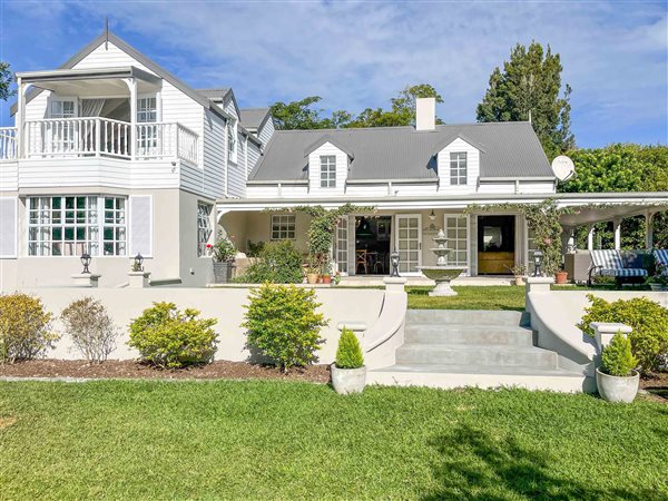 4 Bedroom House 4 Bedroom House