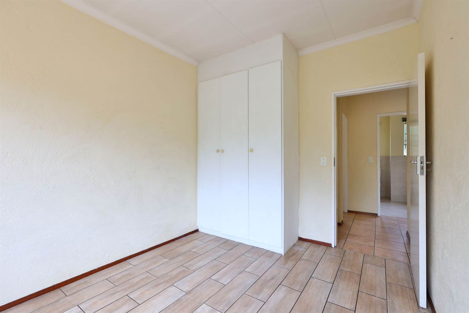 3 Bed Townhouse in Kyalami Hills photo number 17