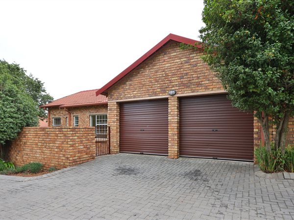 3 Bed Townhouse in Kyalami Hills