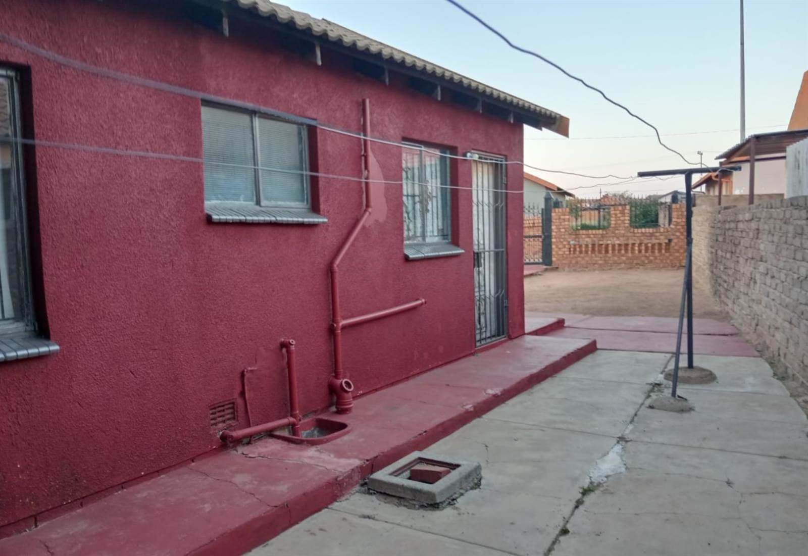 2 Bed House in Mabopane photo number 2