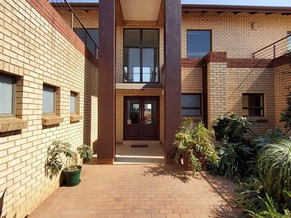 7 Bedroom House 7 Bedroom House