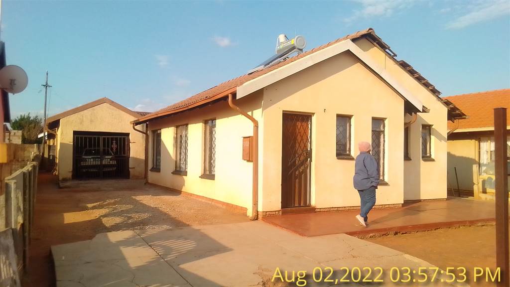 2 Bed House in Stilfontein photo number 2