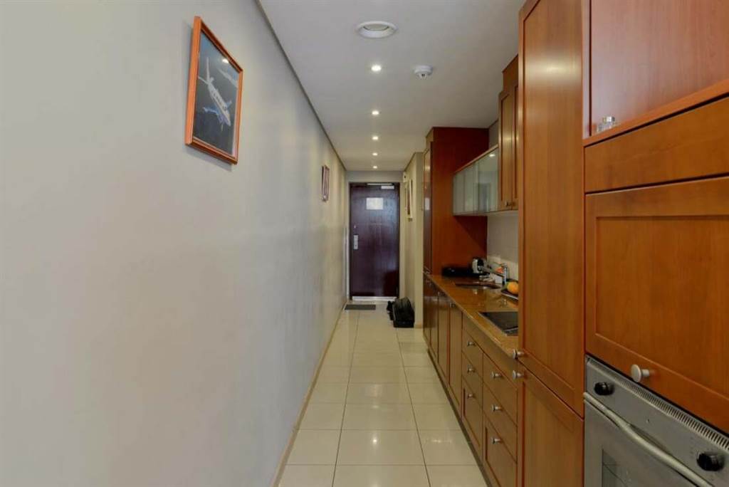 1 Bed Apartment in Foreshore photo number 7