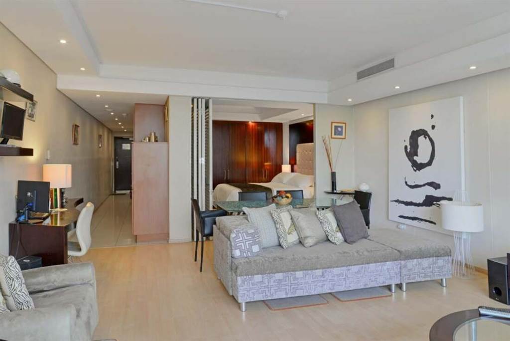 1 Bed Apartment in Foreshore photo number 5