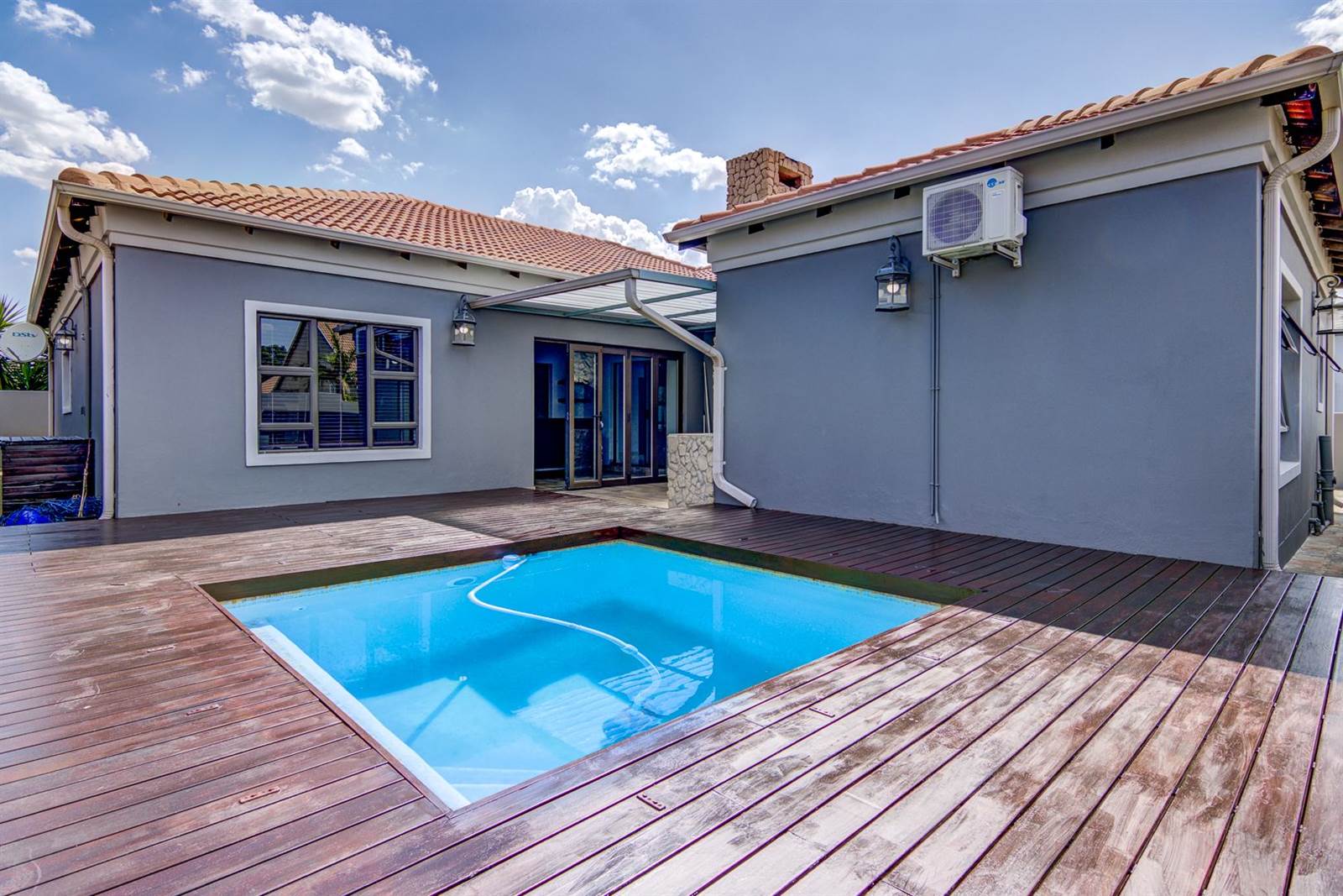 3 Bed House in Glen Marais photo number 2