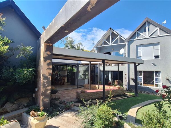 4 Bedroom House 4 Bedroom House