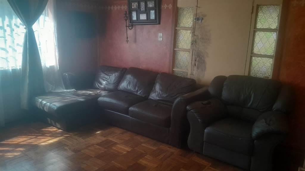 3 Bed Flat in Randfontein photo number 13