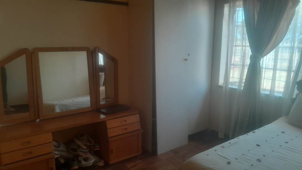 3 Bed Flat in Randfontein photo number 12