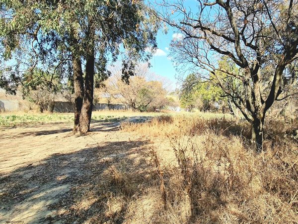 1.9 ha Land available in Bloubosrand