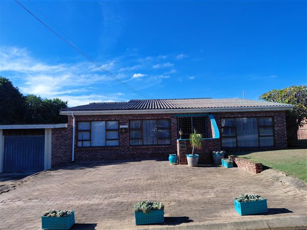 4 Bedroom House 4 Bedroom House