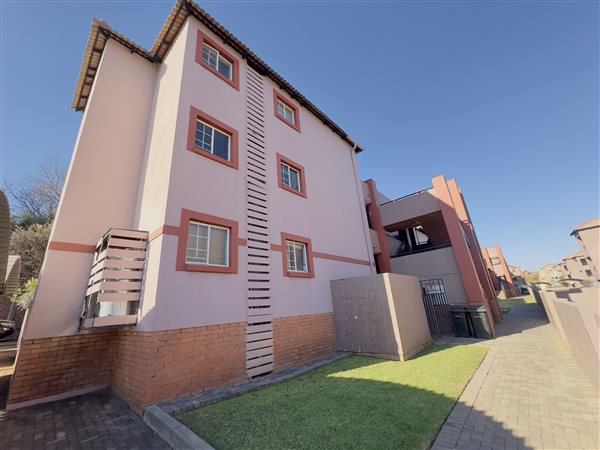 2 Bedroom Townhouse 2 Bedroom Townhouse