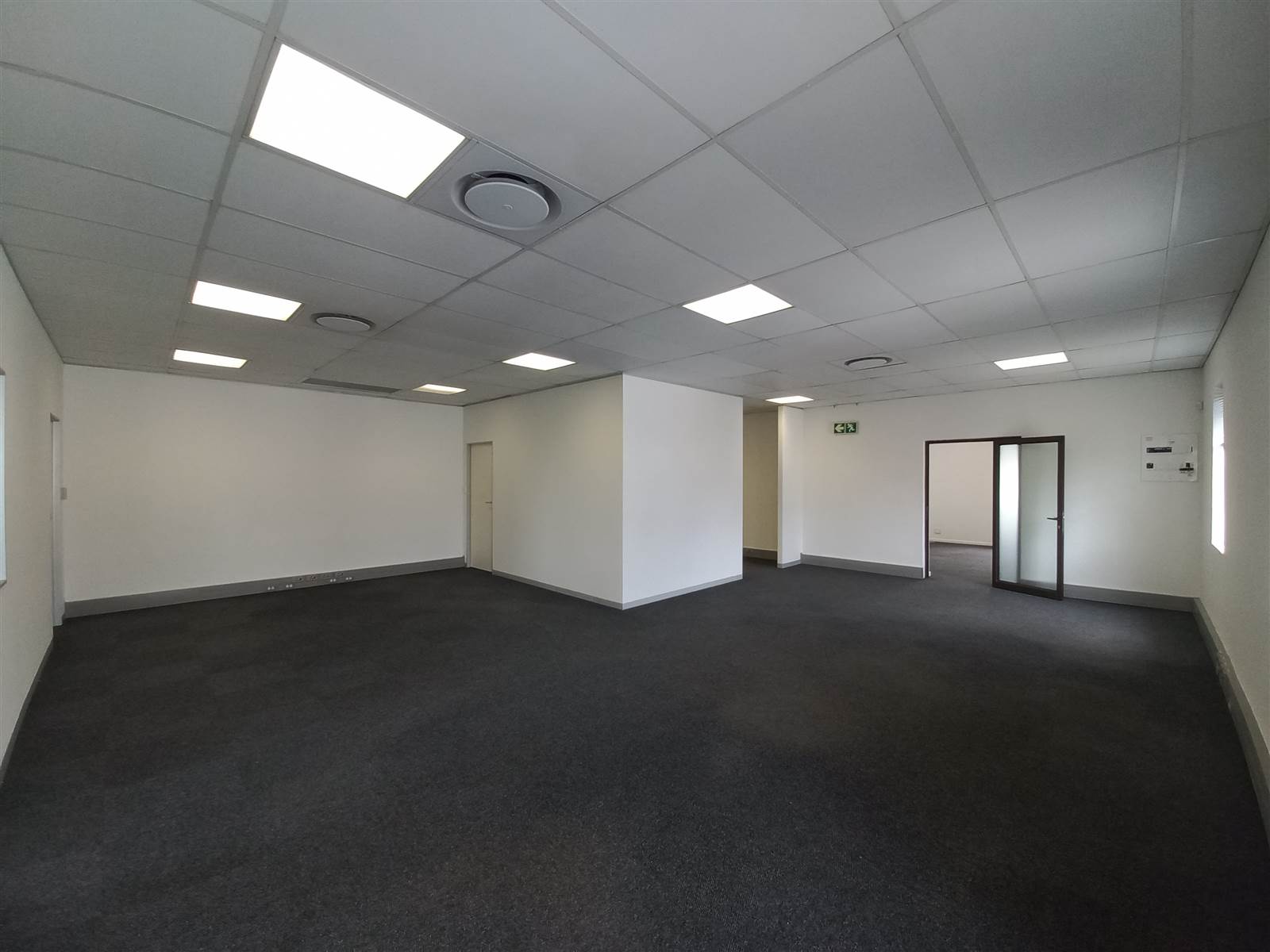 150  m² Commercial space in Century City photo number 11