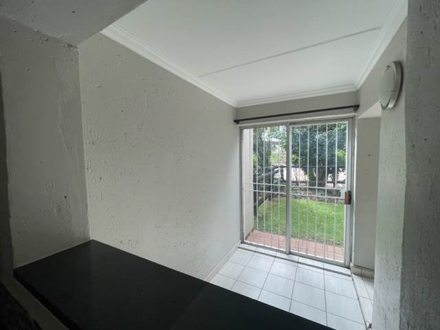 1 Bed Apartment in Illovo photo number 10