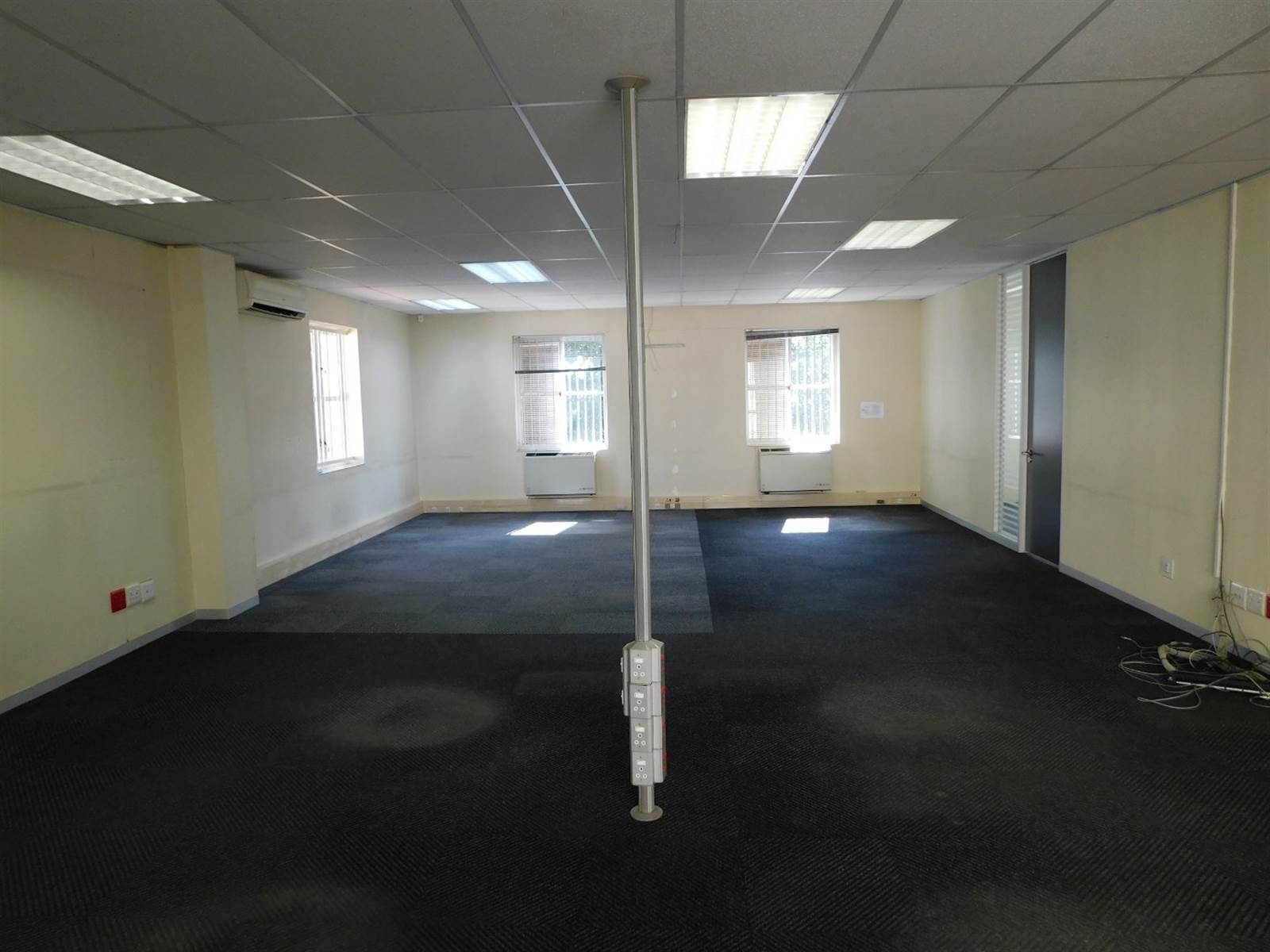 225  m² Office Space in Hyde Park photo number 4