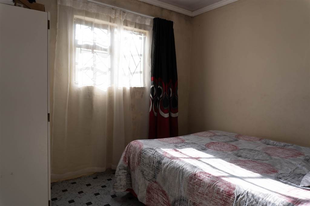 3 Bed House in Khayelitsha photo number 11