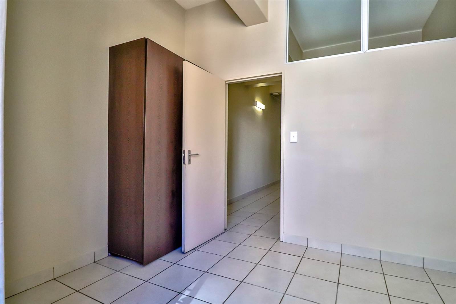 1 Bed Apartment in Johannesburg Central photo number 2