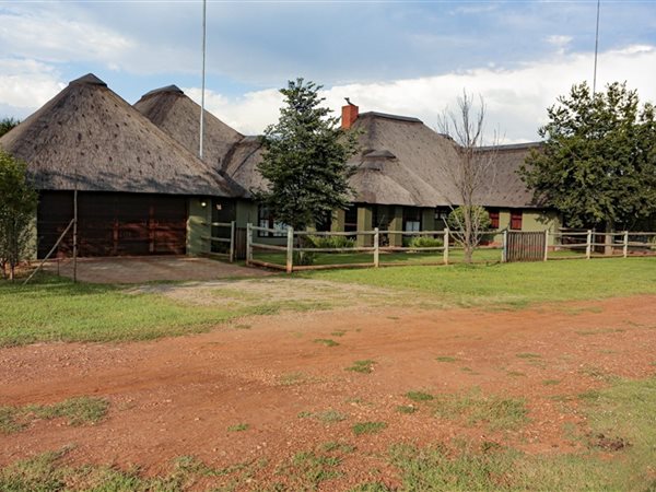 5 Bedroom House 5 Bedroom House
