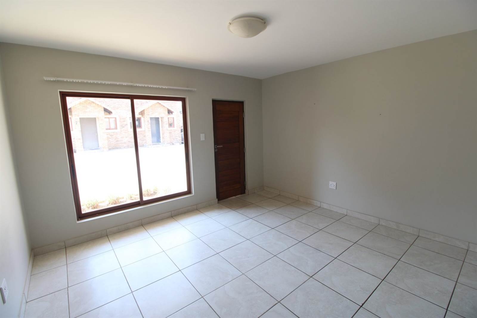 2 Bed Apartment in Potchefstroom Central photo number 17