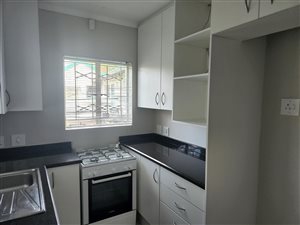 1 Bed Garden Cottage in Bordeaux