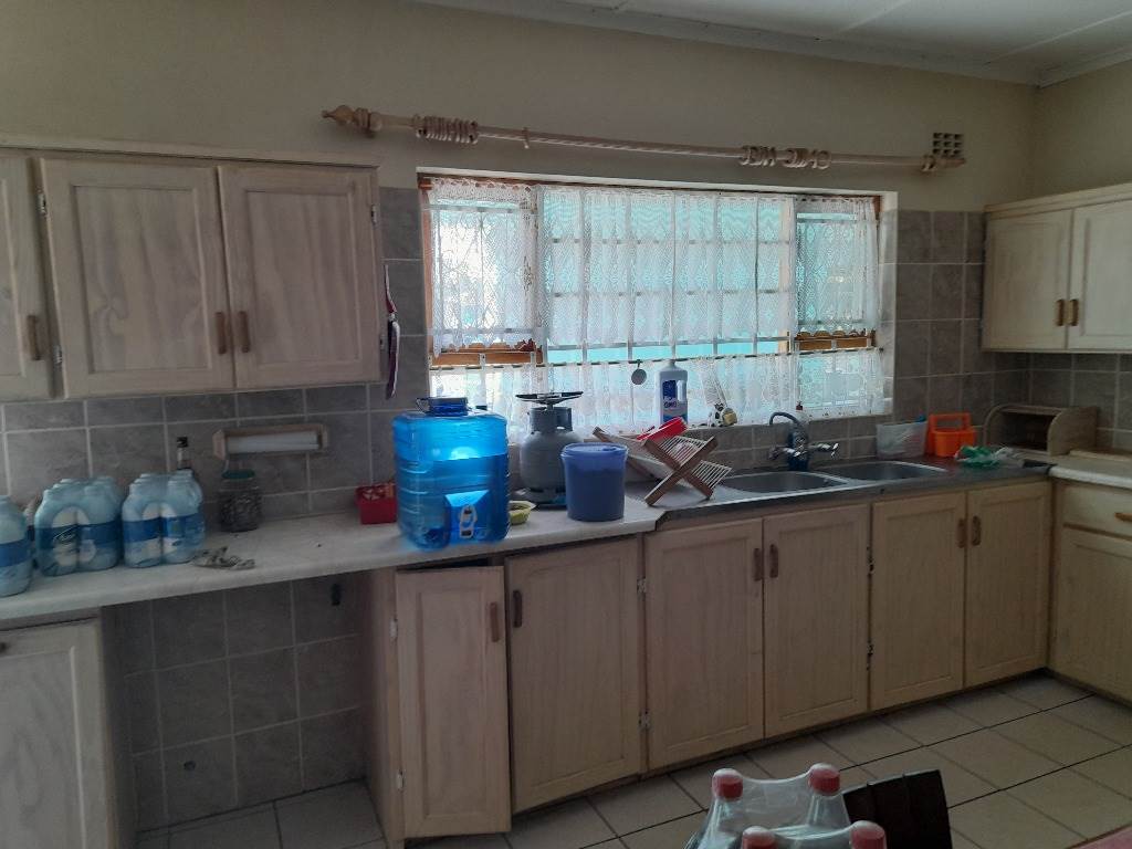 3 Bed House in Fort Beaufort photo number 11