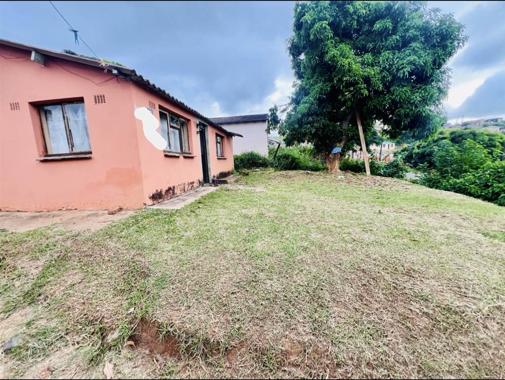 5 Bed House in Ntuzuma photo number 3