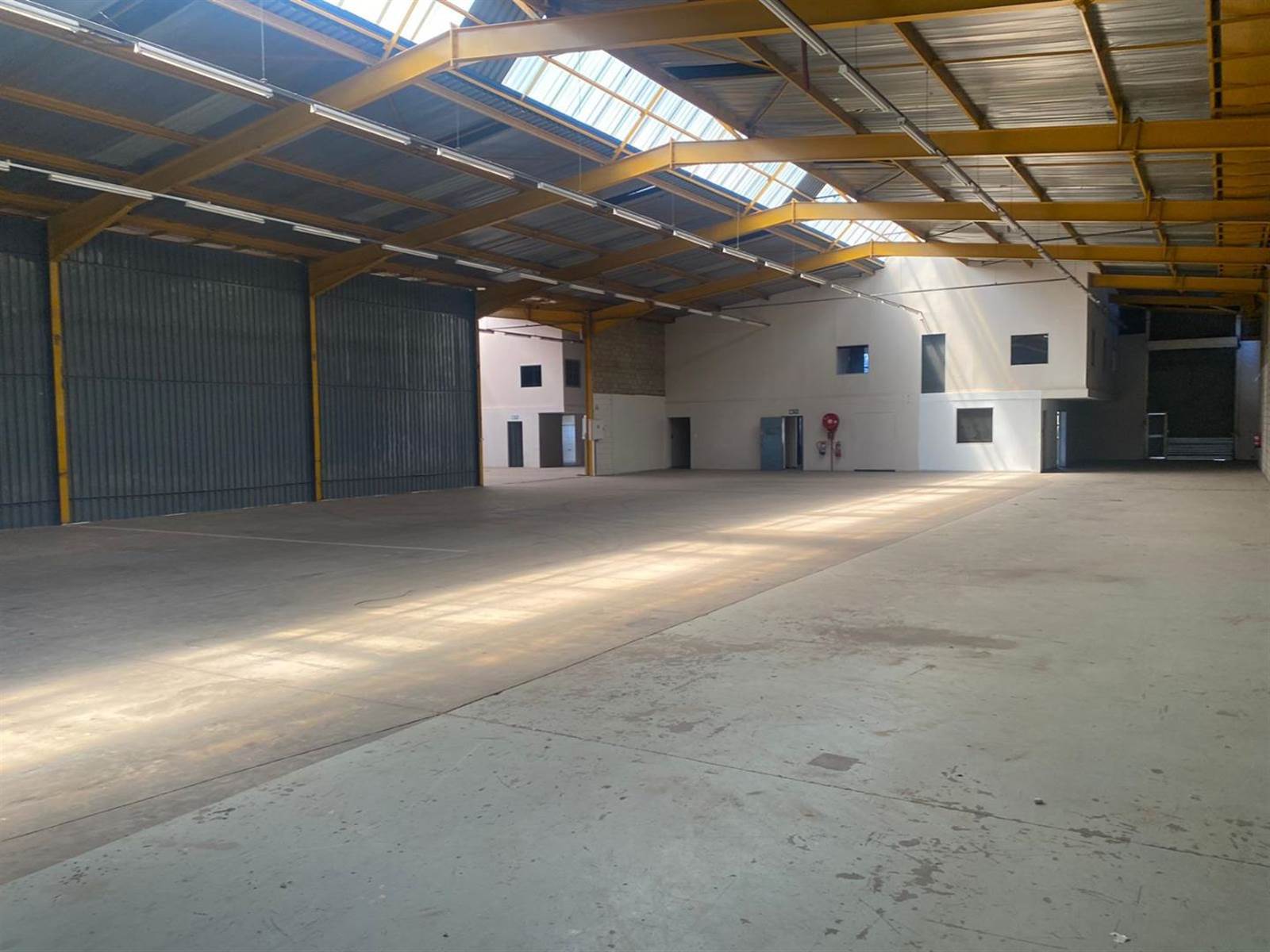 1053  m² Industrial space in Robertville photo number 19
