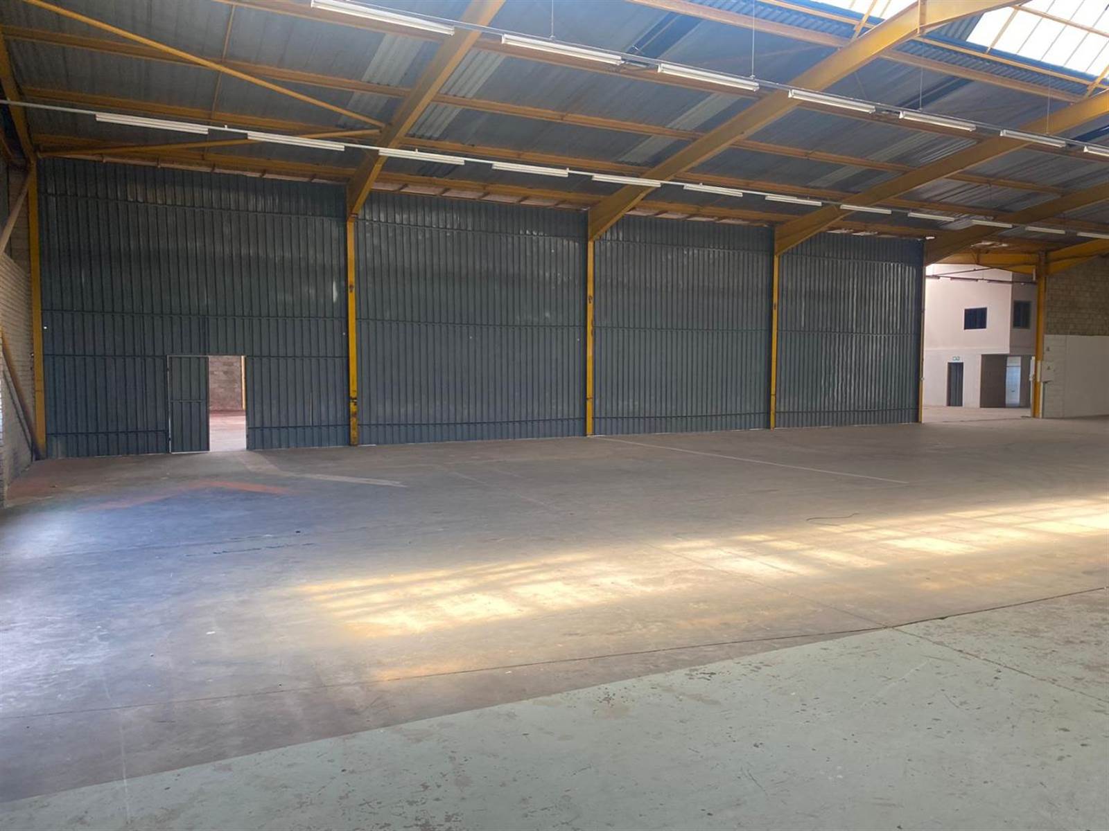 1053  m² Industrial space in Robertville photo number 20