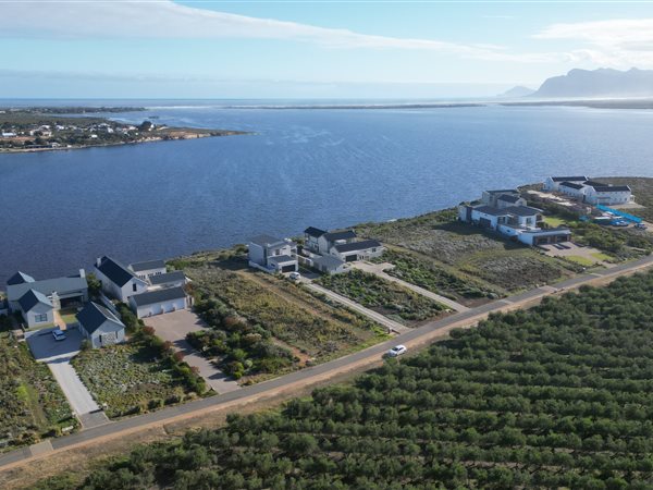 2028 m² Land available in Benguela Cove