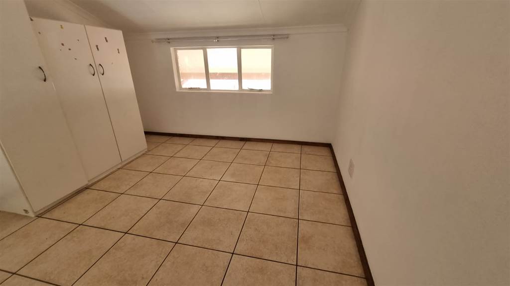 1 Bed House in Kempton Park Central photo number 13