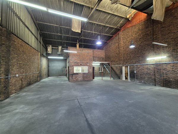 272  m² Industrial space