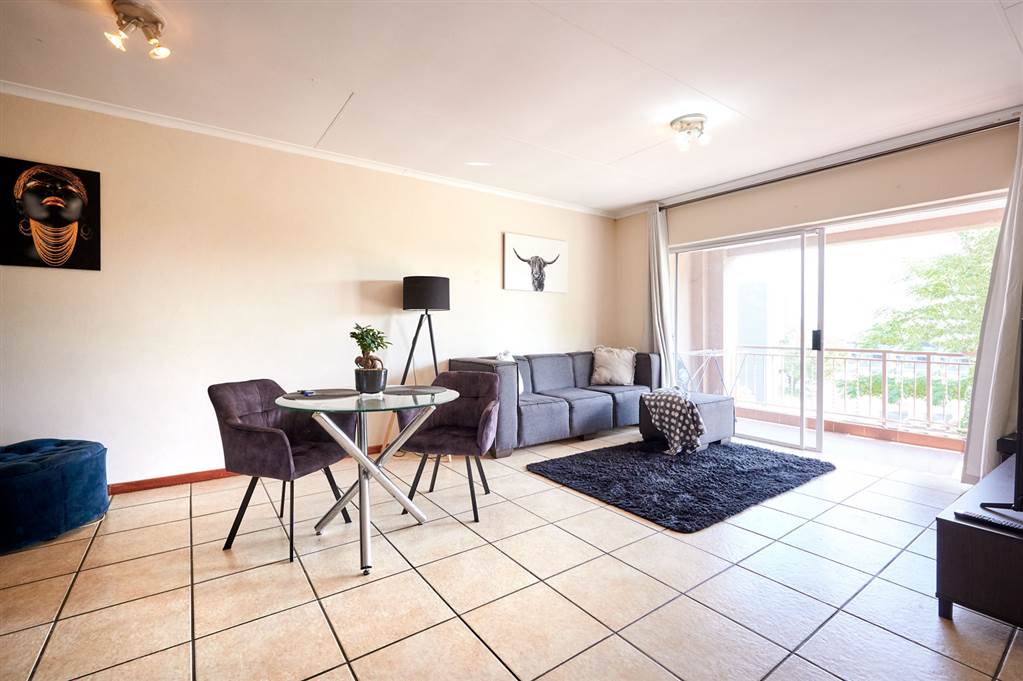 2 Bed Apartment in Sunninghill photo number 6