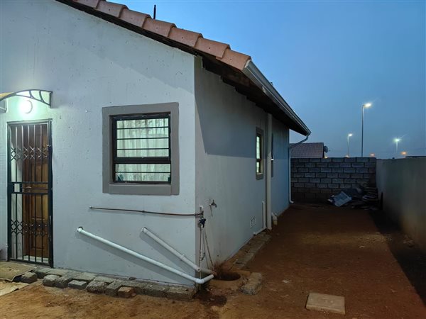 2 Bedroom House 2 Bedroom House