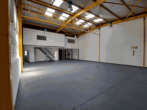 301  m² Industrial space