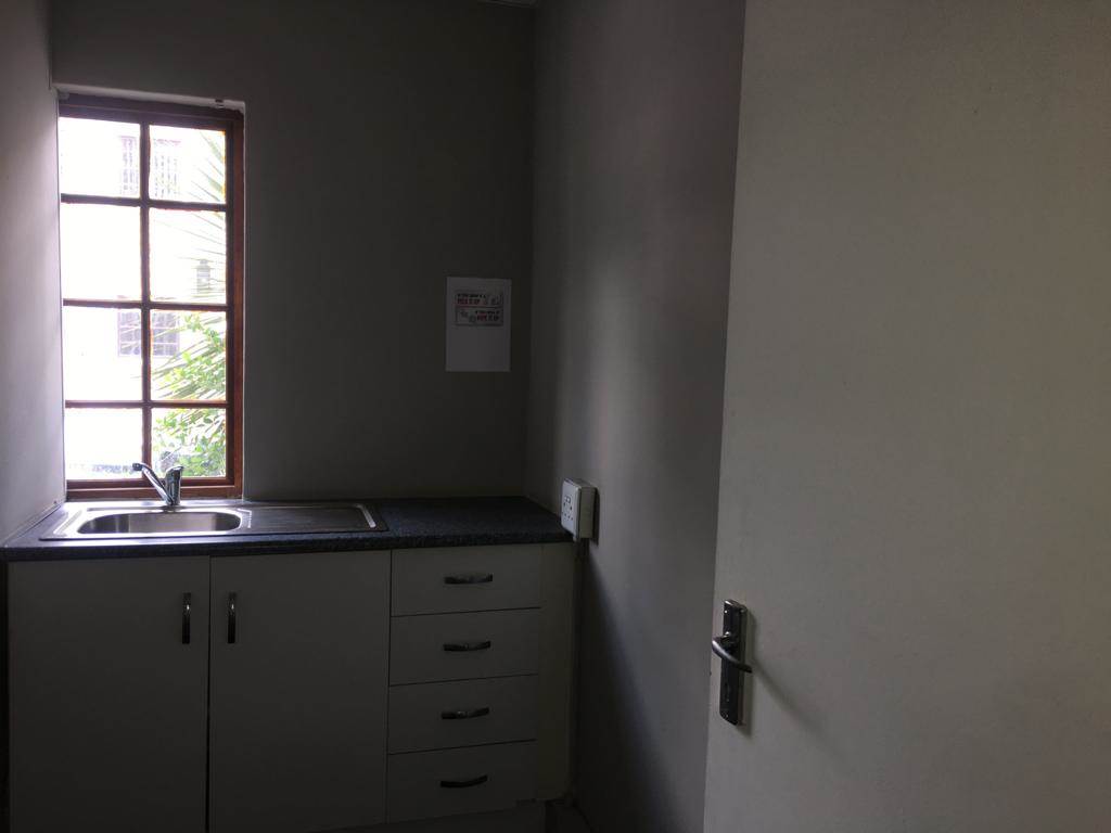 96  m² Office Space in Halfway House photo number 6
