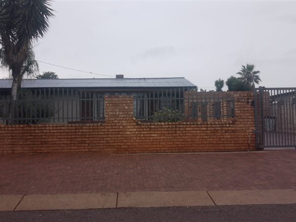 3 Bedroom House 3 Bedroom House