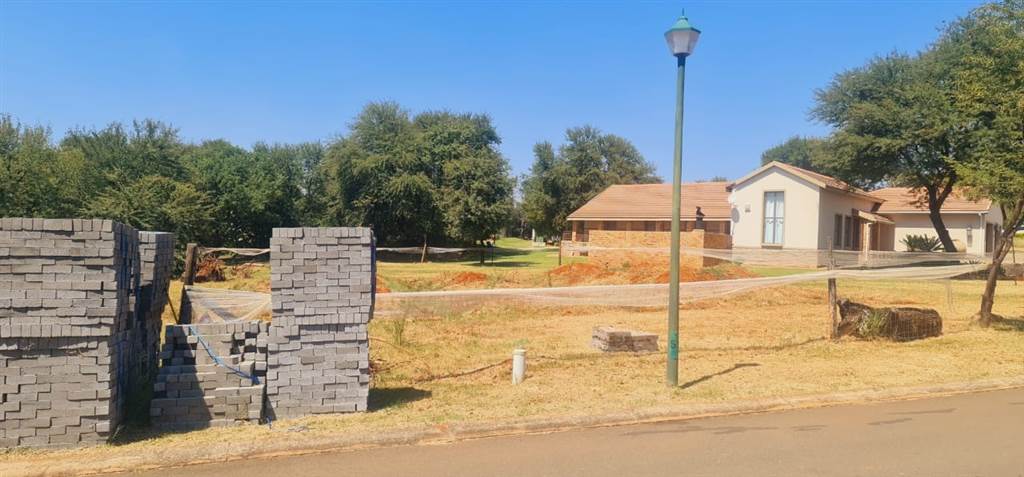 1023 m² Land available in Buffelspoort photo number 9