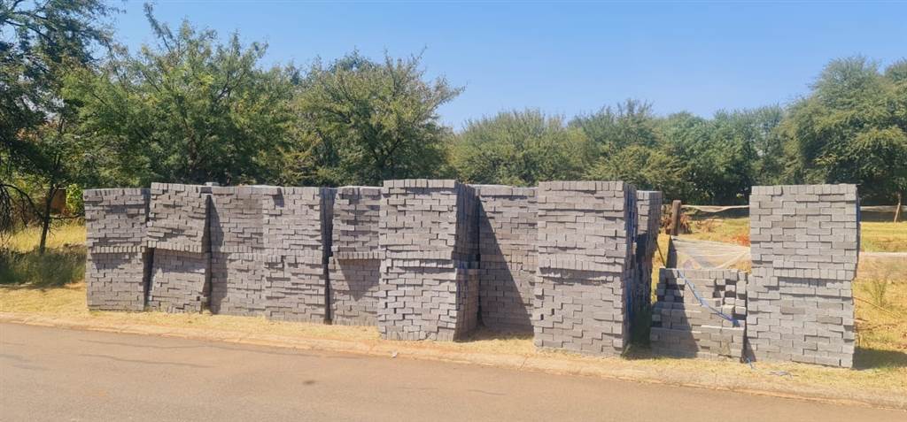 1023 m² Land available in Buffelspoort photo number 8