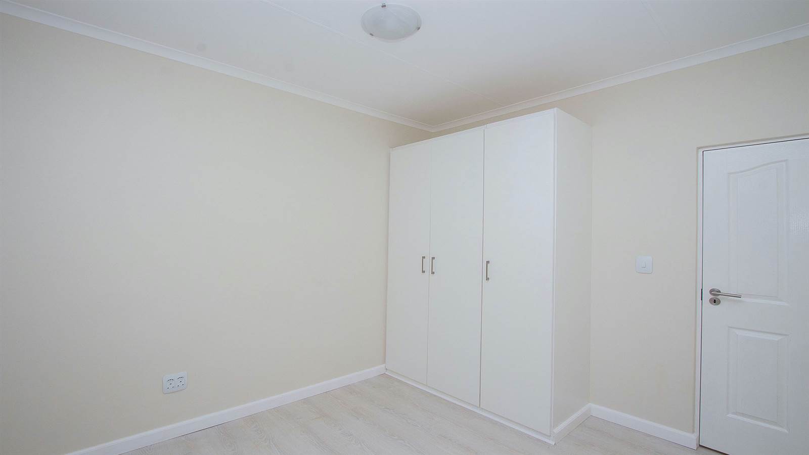 2 Bed Apartment in Brentwood Park photo number 13