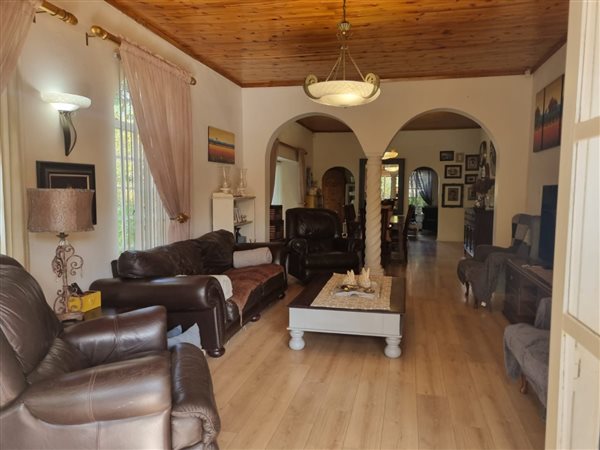 4 Bed House in Constantia Park