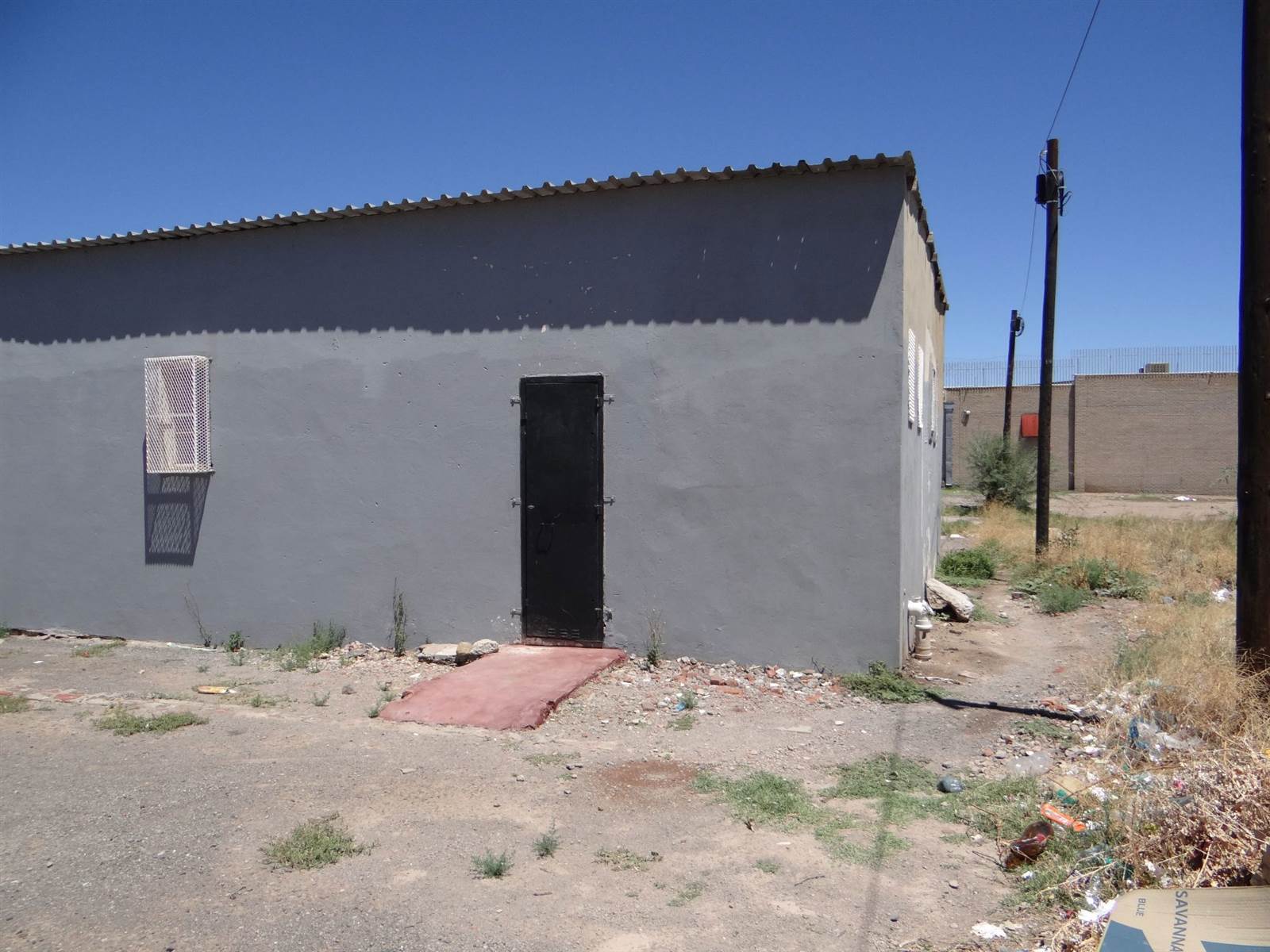 280  m² Commercial space in Beaufort West photo number 2